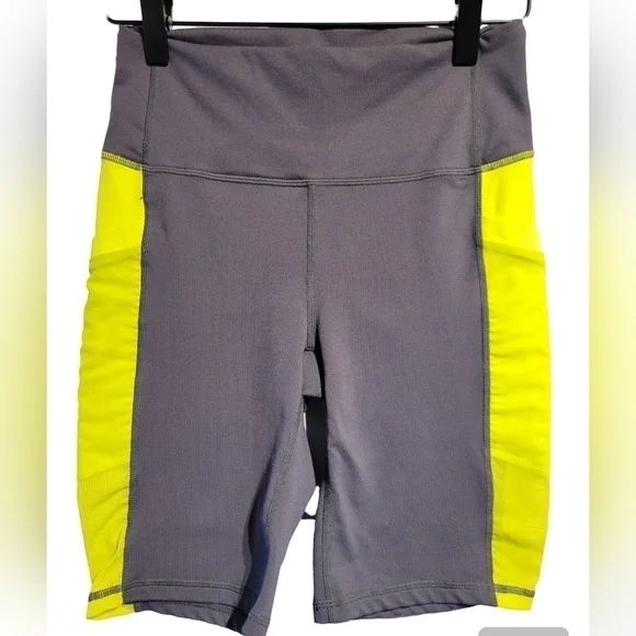 Fabletics bike shorts - Picture 2 of 7